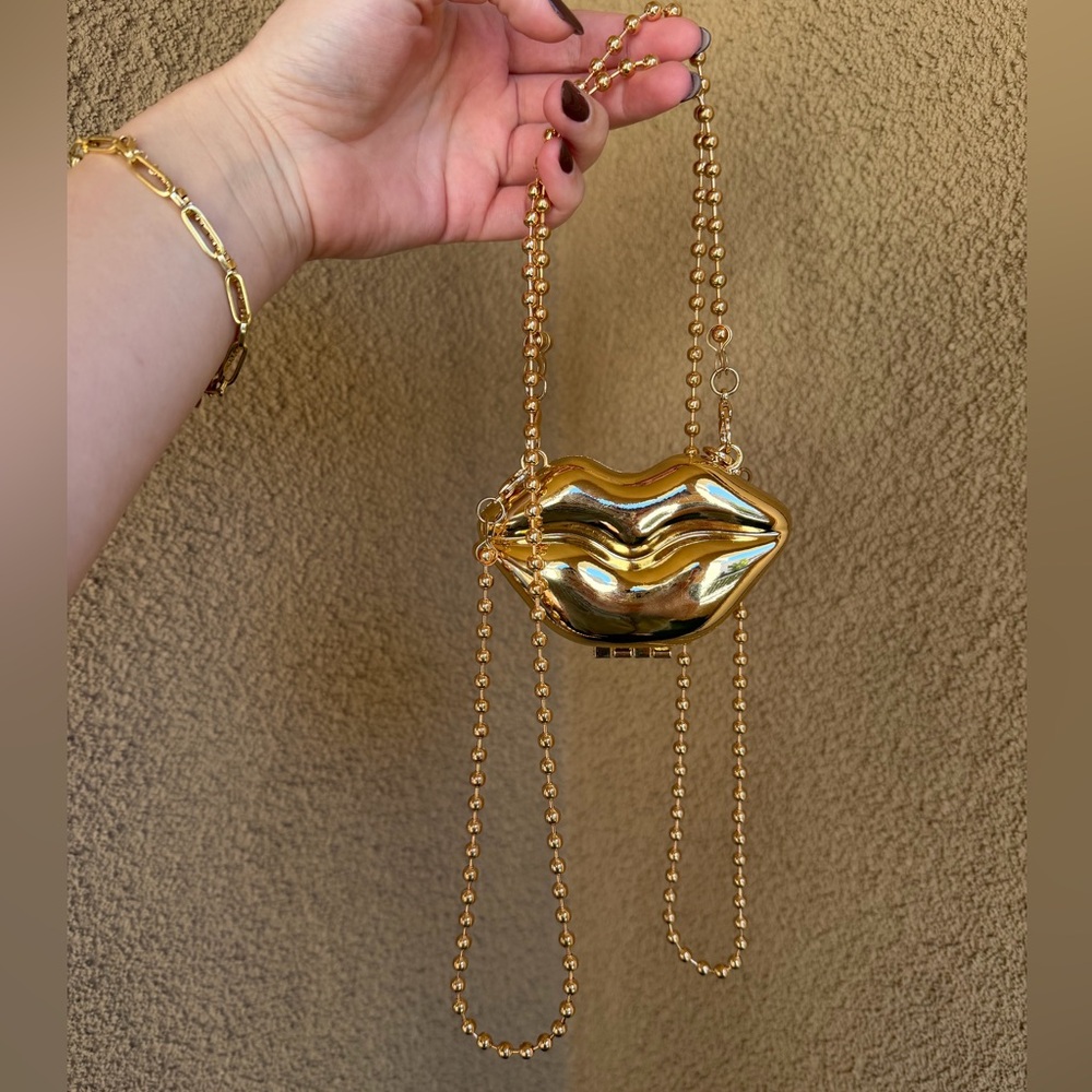 Lip Shape Mini Crossbody Bag – Glam Party Purse - Picture 5 of 9